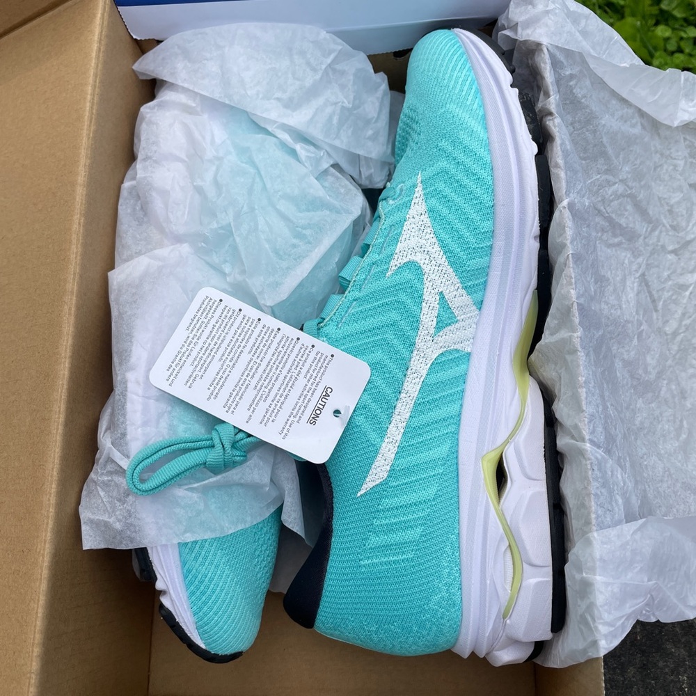 Women's Aqua Mizuno Athletic Shoes